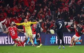 76人多点开花，半场狂轰11记三分得到69分